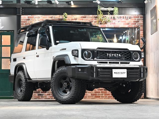 Toyota LAND CRUISER 70 2024 — фото автомобиля