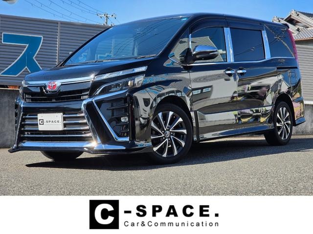 Toyota VOXY 2018 — фото автомобиля
