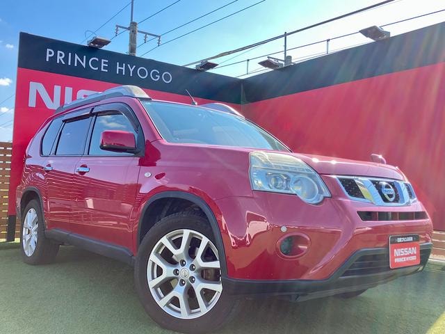 Nissan X-TRAIL 2012 — фото автомобиля 1