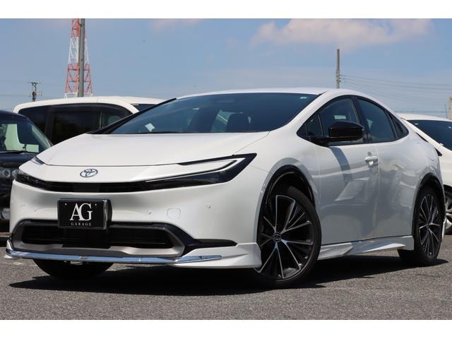 Toyota PRIUS 2024 — фото автомобиля 1