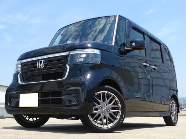 Honda N-BOX CUSTOM 2025 — фото автомобиля 1