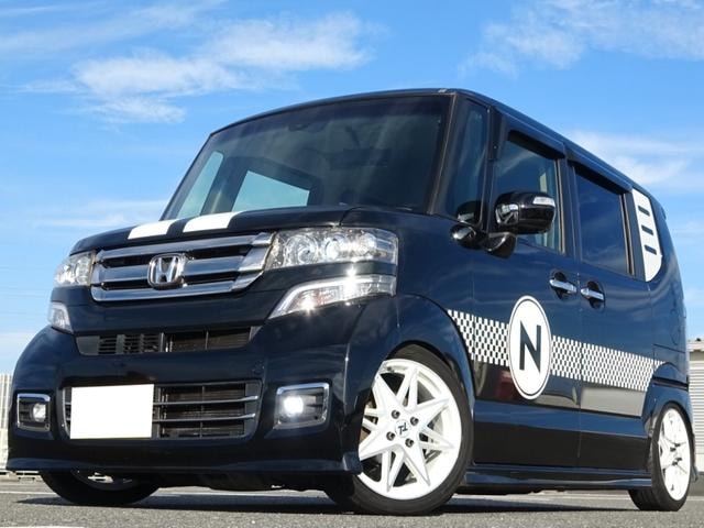 Honda N-BOX CUSTOM 2015 — фото автомобиля 1