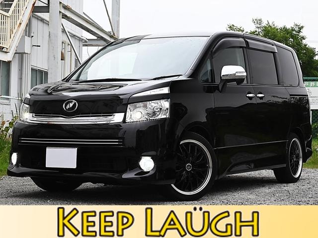 Toyota VOXY 2010 — фото автомобиля 1