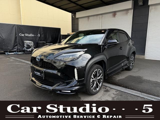Toyota YARIS CROSS 2023 — фото автомобиля