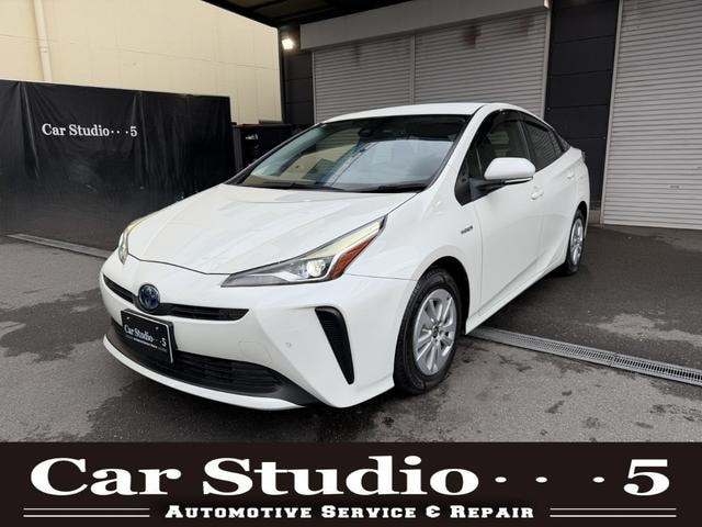 Toyota PRIUS 2019 — фото автомобиля 1