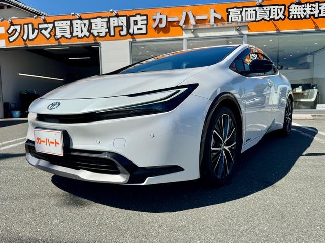 Toyota PRIUS 2024 — фото автомобиля 1