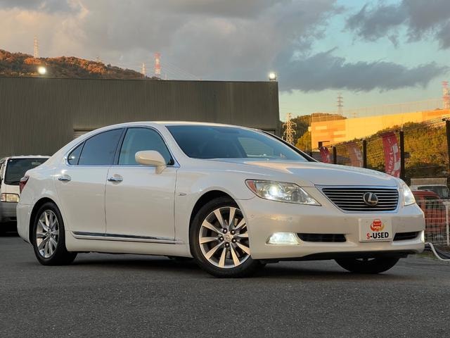 Lexus LS 2008 — фото автомобиля 1