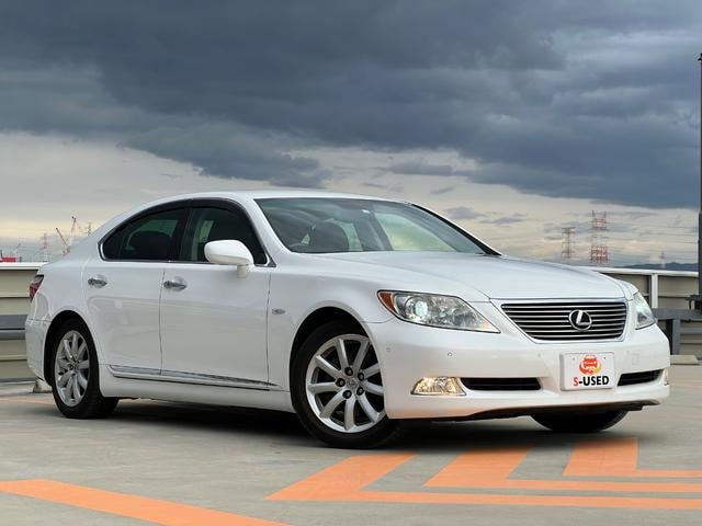 Lexus LS 2008 — фото автомобиля 1