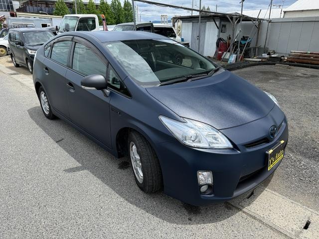 Toyota PRIUS 2010 — фото автомобиля 1