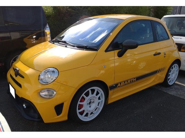 Abarth 595 2019 — фото автомобиля 1
