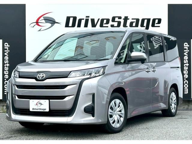 Toyota NOAH 2023 — фото автомобиля 1