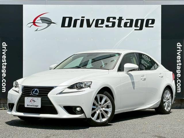 Lexus IS 2015 — фото автомобиля 1