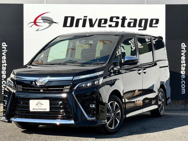 Toyota VOXY 2021 — фото автомобиля 1