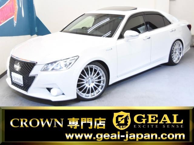 Toyota CROWN HYBRID 2015 — фото автомобиля