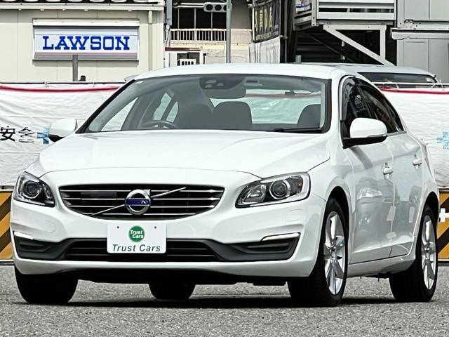 Volvo S60 2015 — фото автомобиля 1