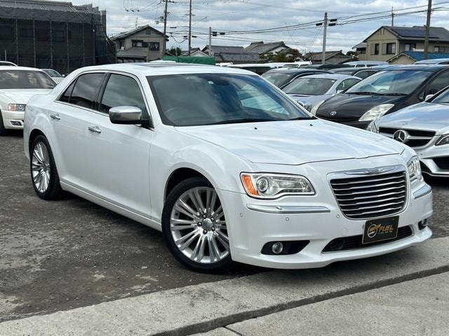 Chrysler 300 2013 — фото автомобиля 1