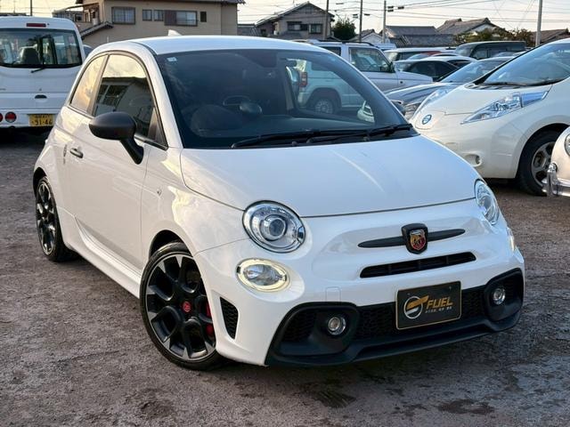 Abarth 595 2020 — фото автомобиля 1