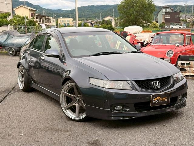 Honda ACCORD 2004 — фото автомобиля