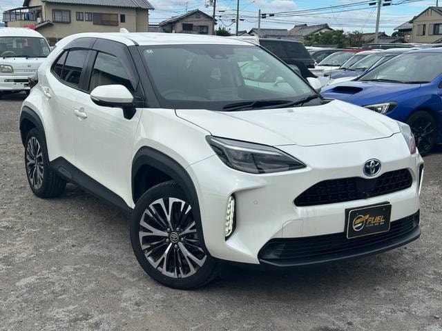 Toyota YARIS CROSS 2022 — фото автомобиля