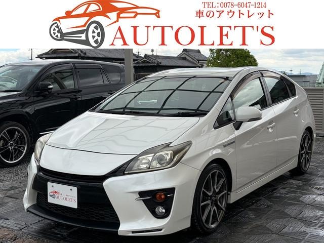 Toyota PRIUS 2012 — фото автомобиля 1