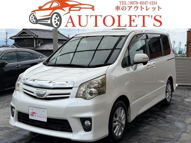 Toyota NOAH 2011 — фото автомобиля 1