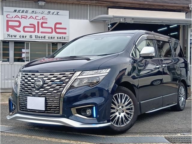 Nissan ELGRAND 2021 — фото автомобиля