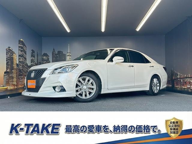 Toyota CROWN 2013 — фото автомобиля 1