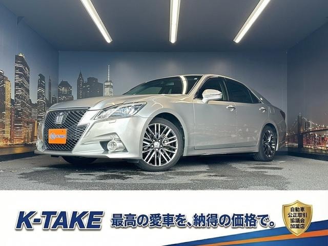 Toyota CROWN 2013 — фото автомобиля 1