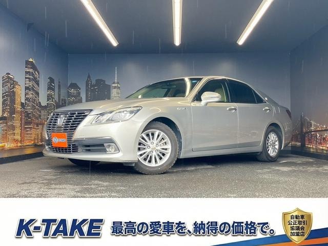Toyota CROWN HYBRID 2013 — фото автомобиля