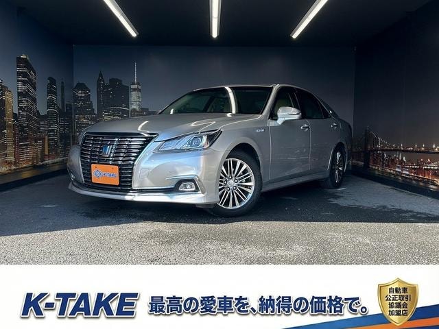 Toyota CROWN HYBRID 2016 — фото автомобиля