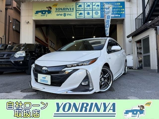 Toyota PRIUS PHV 2017 — фото автомобиля 1