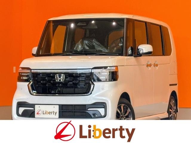 Honda N-BOX CUSTOM 2026 — фото автомобиля 1