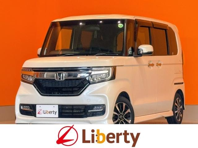 Honda N-BOX CUSTOM 2017 — фото автомобиля 1