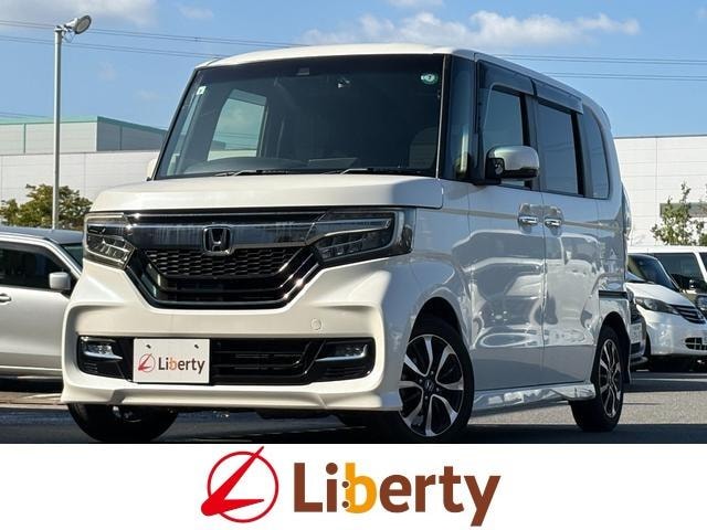 Honda N-BOX CUSTOM 2017 — фото автомобиля 1