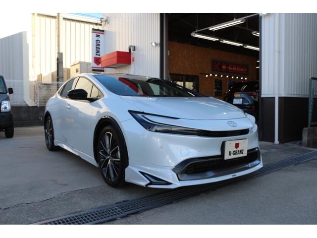 Toyota PRIUS 2023 — фото автомобиля 1
