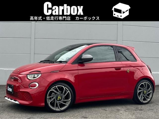 Abarth 500E 2023 — фото автомобиля 1