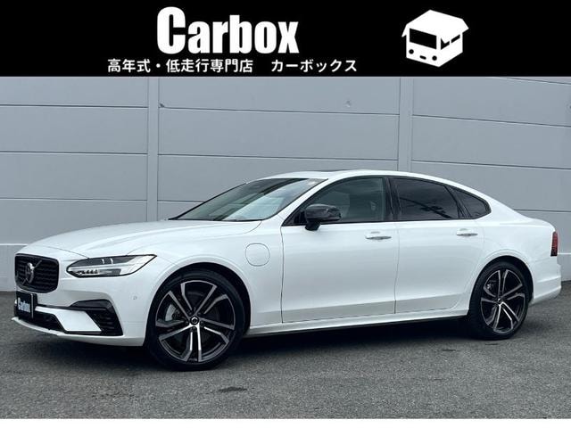Volvo S90 2023 — фото автомобиля 1