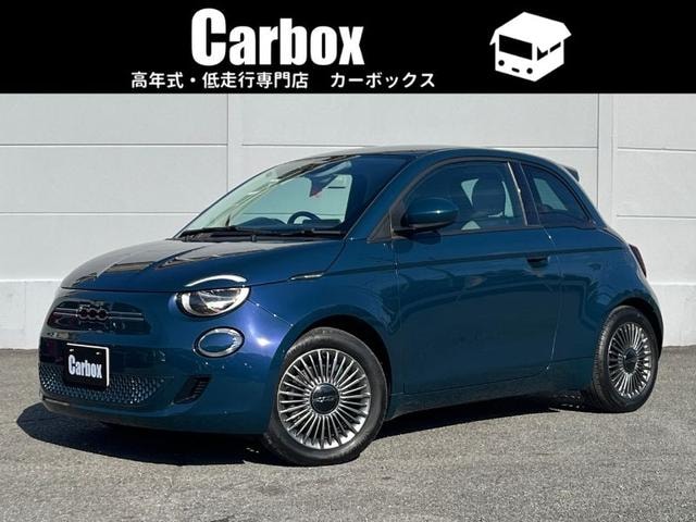 Fiat 500e 2022 — фото автомобиля 1