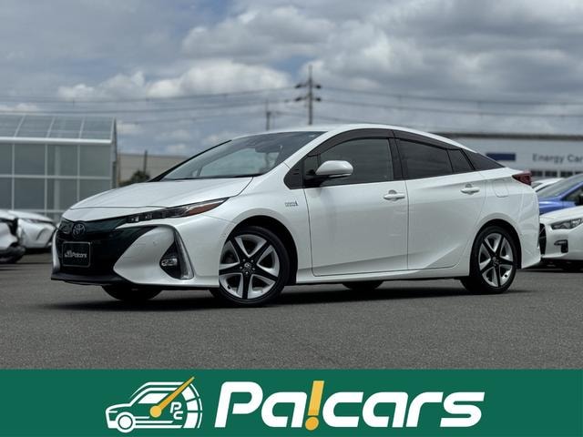 Toyota PRIUS PHV 2019 — фото автомобиля 1
