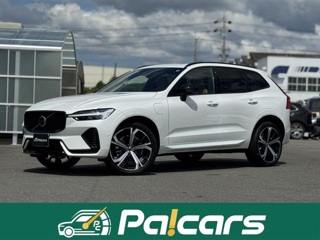 Volvo XC60 2025 — фото автомобиля 1
