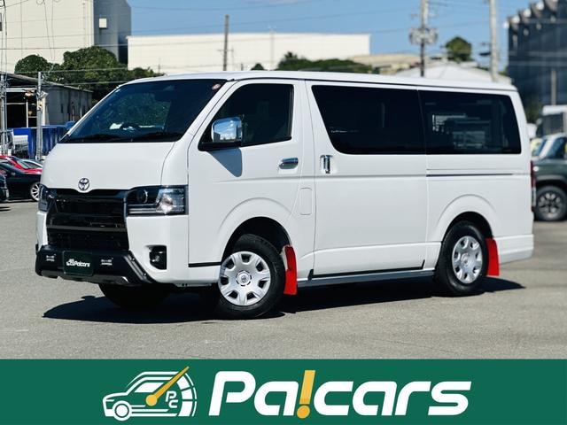 Toyota HIACE VAN 2026 — фото автомобиля 1