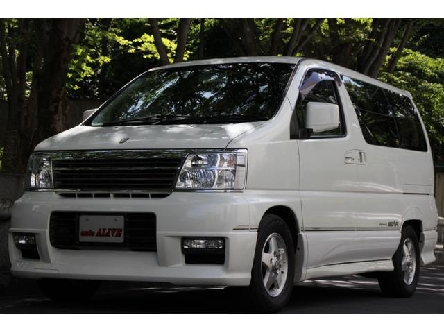 Nissan ELGRAND 2001 — фото автомобиля 1
