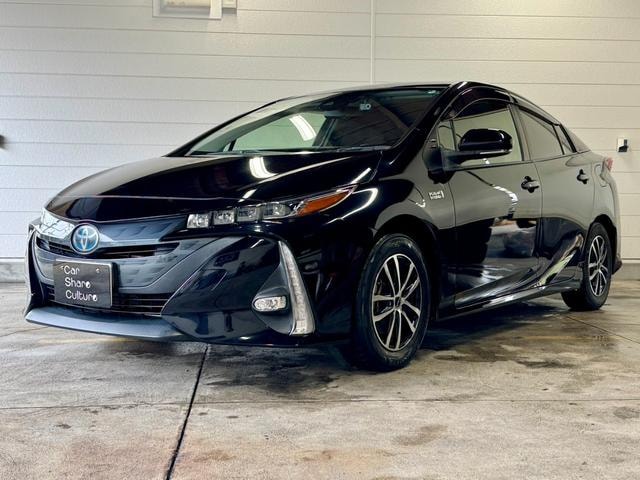 Toyota PRIUS PHV 2019 — фото автомобиля 1
