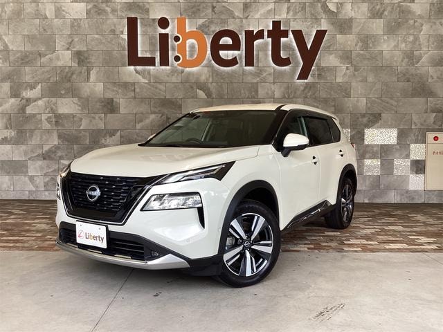 Nissan X-TRAIL 2023 — фото автомобиля 1