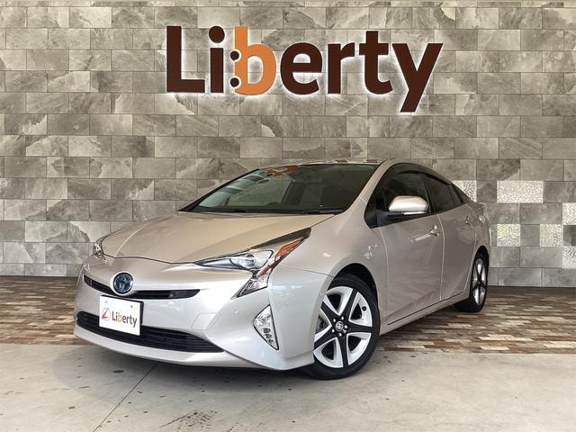 Toyota PRIUS 2017 — фото автомобиля 1