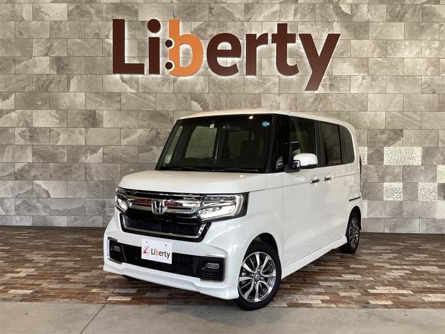 Honda N-BOX CUSTOM 2022 — фото автомобиля 1