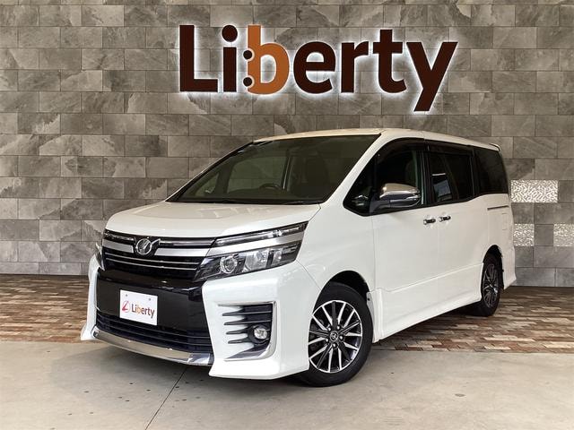 Toyota VOXY 2017 — фото автомобиля 1