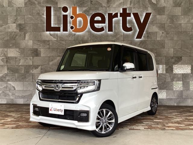 Honda N-BOX CUSTOM 2022 — фото автомобиля 1
