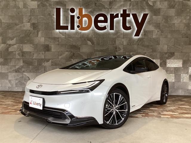 Toyota PRIUS 2023 — фото автомобиля 1