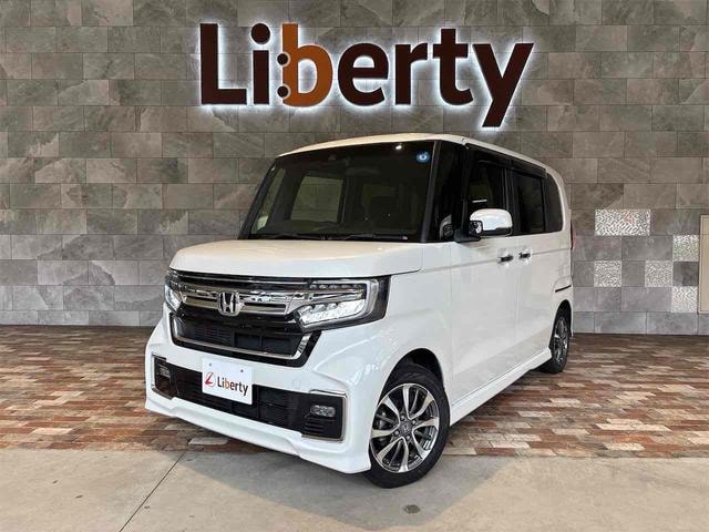 Honda N-BOX CUSTOM 2022 — фото автомобиля 1